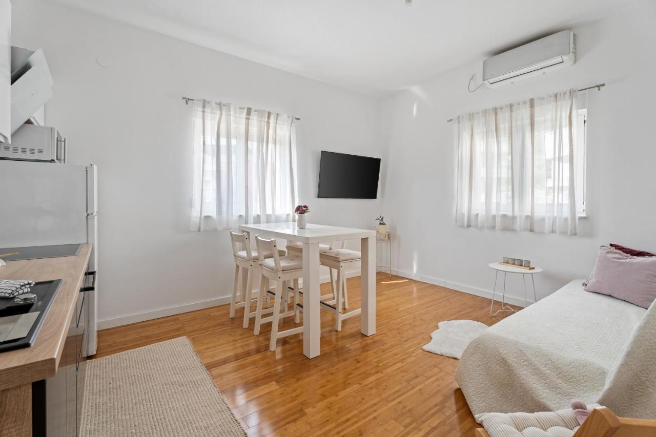 Apartments Dante โปดสตรานา ภายนอก รูปภาพ